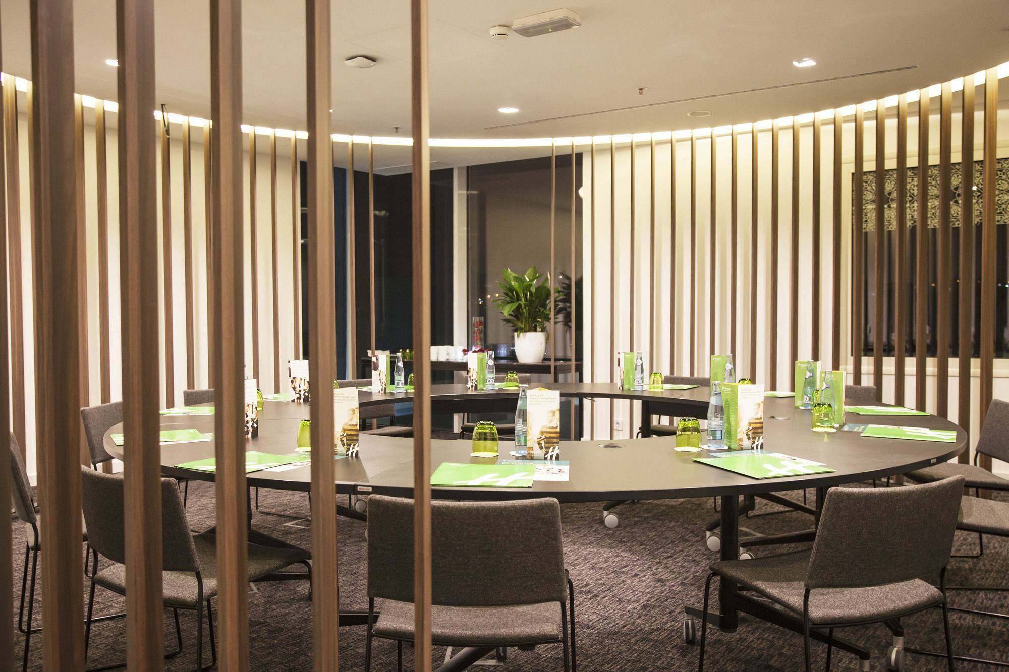 Holiday Inn Algiers - Cheraga Tower By Ihg Екстериор снимка